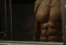 근육, 건강한 삶의 핵심–그 중요성과 관리법 topless man in black shorts