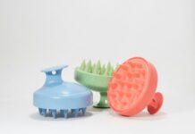 “두피 건강부터 모발 탄력까지, 일상 속에서 시작하는 똑똑한 헤어 관리” a couple of teapots